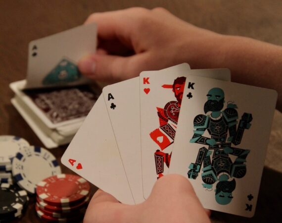 【你還不知道妞妞已經成為遊戲主流嗎?3分鐘就讓你掌握贏錢技巧】 3 吹牛玩家