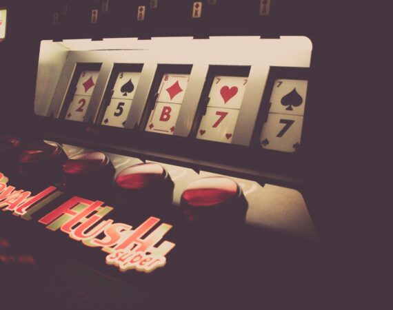 【撿紅點到底有什麼技巧?2022最完整的教學讓你牌場拿紅拿到手軟】 1 撿紅點到底有什麼技巧