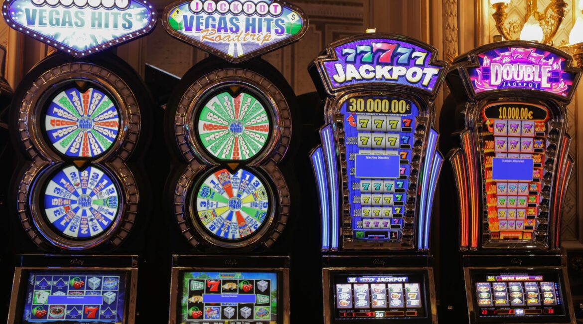 slot machine with assorted color buttons
