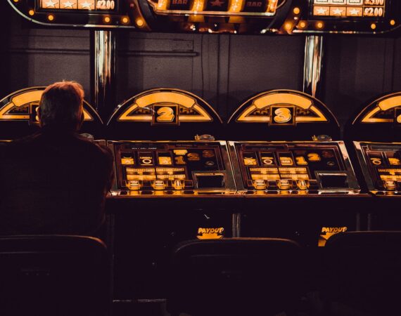 老虎機遊戲彙整:3種拉霸機遊戲讓你玩到爽! 3 老虎機遊戲彙整:3種拉霸機遊戲讓你玩到爽!